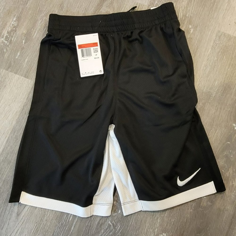 Nike BIG KID trophy shorts